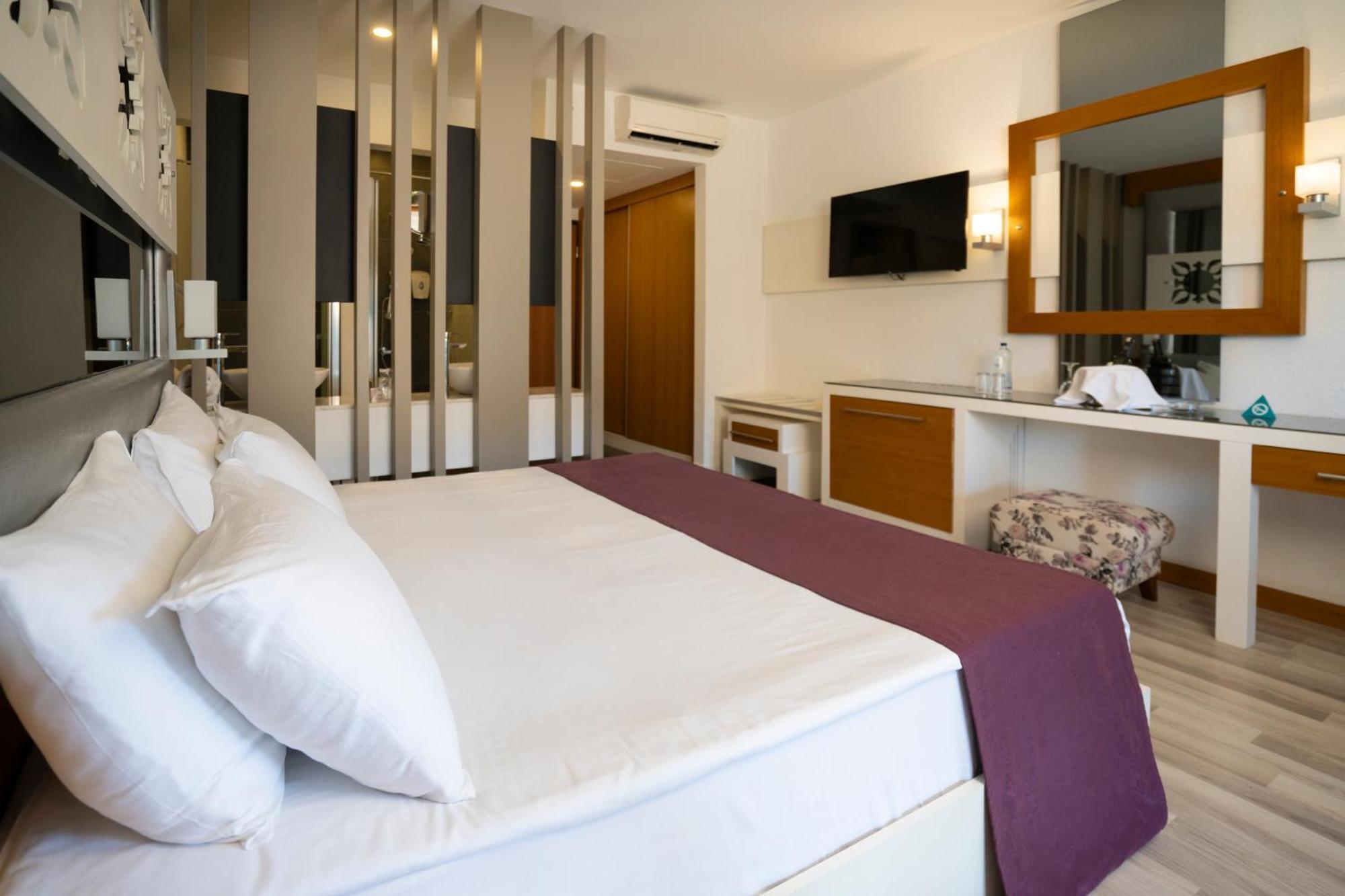 Flora Garden Beach Hotel - Adults Only 16 Plus - Couples Concept Kızılot Exterior foto
