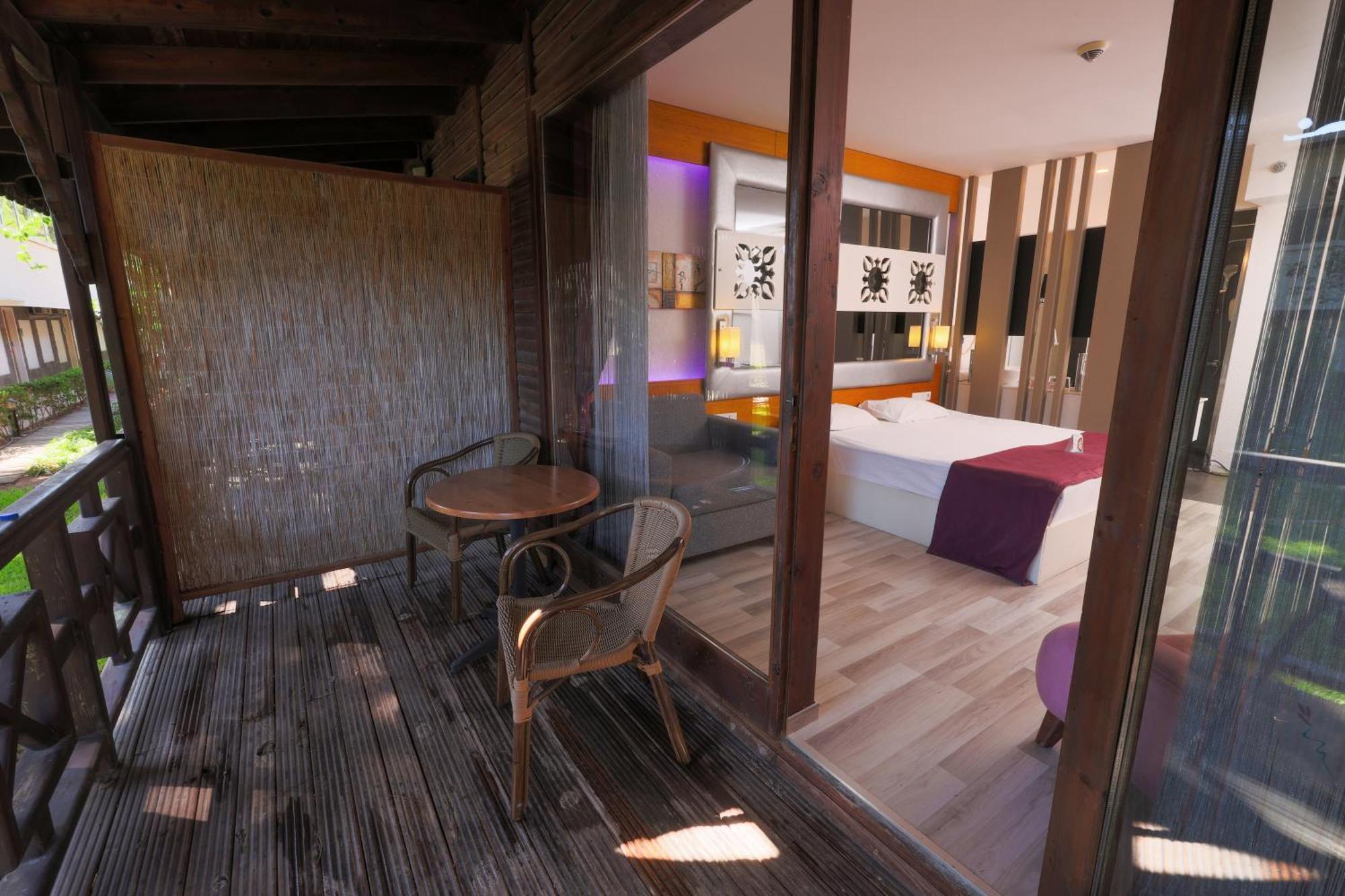 Flora Garden Beach Hotel - Adults Only 16 Plus - Couples Concept Kızılot Exterior foto